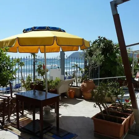 La Balnearia Hotel